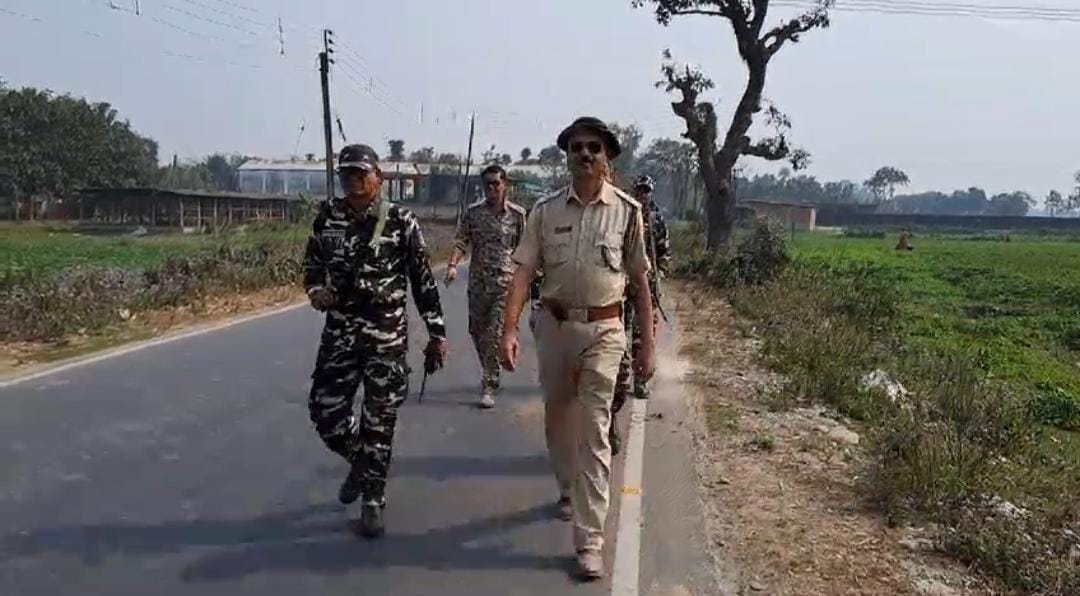 जलपाईगुड़ी में  केंद्रीय बलों ने किया रूटमार्च