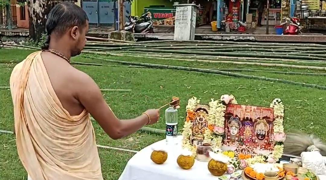 खूटीं पूजा के साथ सूर्यनगर मैदान में शुरू हुआ भगवान जगन्नाथ के मौसी के घर का अस्थायी निर्माण  