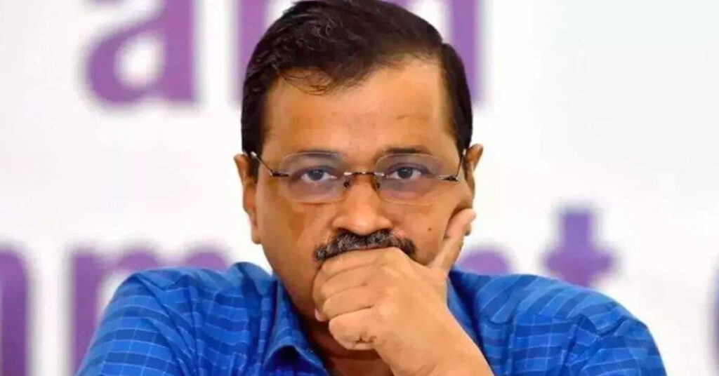 अरविंद केजरीवाल ने उपराज्यपाल को अपना इस्तीफा सौंपा