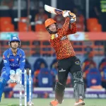 मुंबई इंडियंस ने हैदराबाद को 4 विकेट से हराया