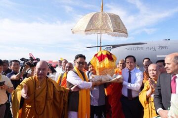 भगवान बुद्ध के पवित्र अवशेष वियतनाम पहुंचे, एशिया भर में धार्मिक पर्यटन और बाजार की मांग को बढ़ावा मिला