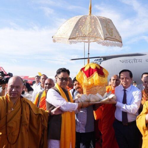 भगवान बुद्ध के पवित्र अवशेष वियतनाम पहुंचे, एशिया भर में धार्मिक पर्यटन और बाजार की मांग को बढ़ावा मिला